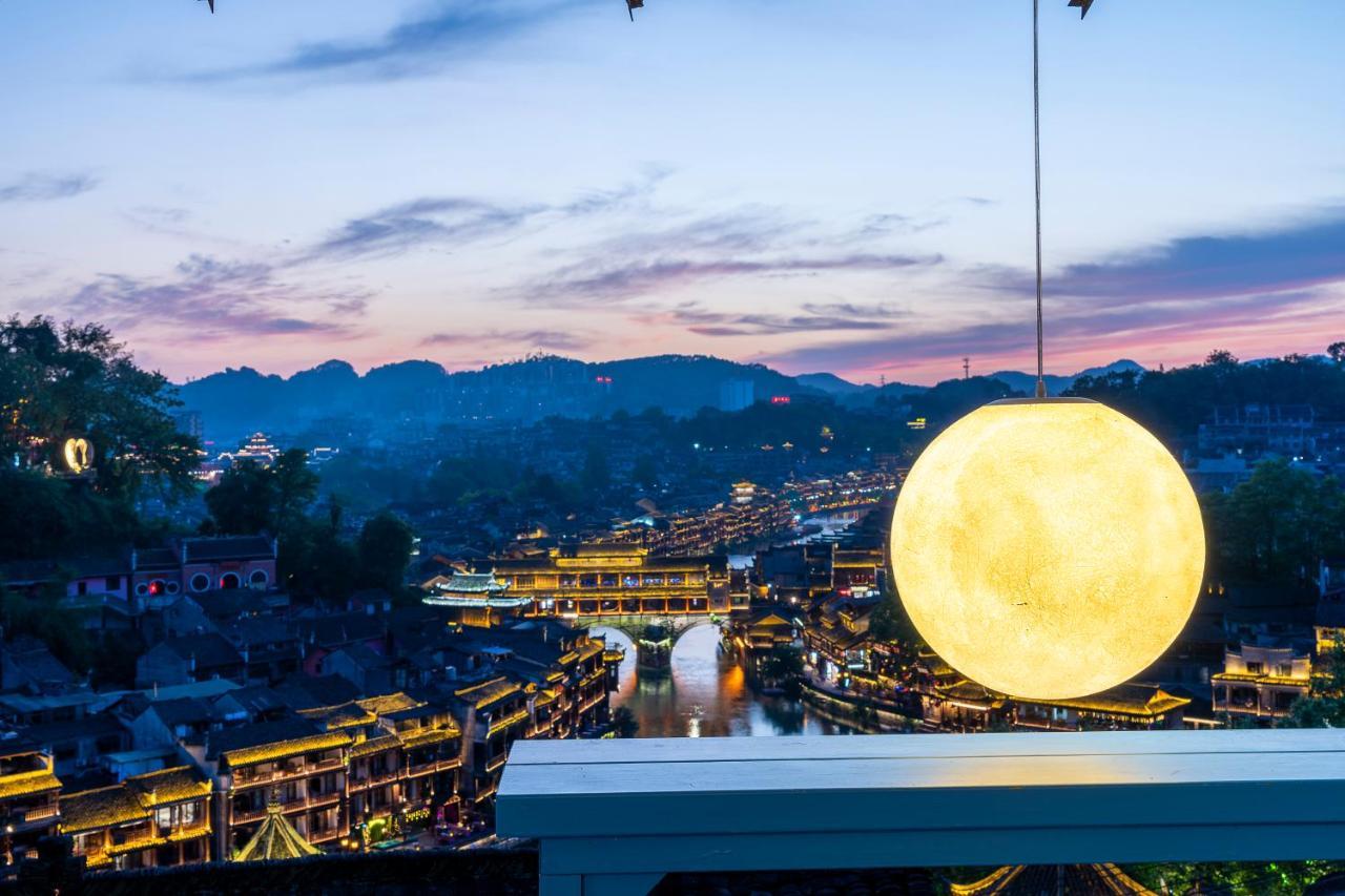 Phoenix Best River View B&B Fenghuang Exteriör bild