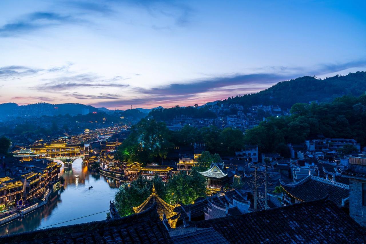 Phoenix Best River View B&B Fenghuang Exteriör bild